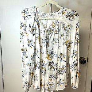 Lucky Brand Spring blouse, Size S, tie closure in front,
